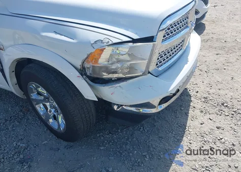 2015 Ram 1500 Laramie z USA, uszkodzony, nr VIN 1C6RR6NT6FS761980